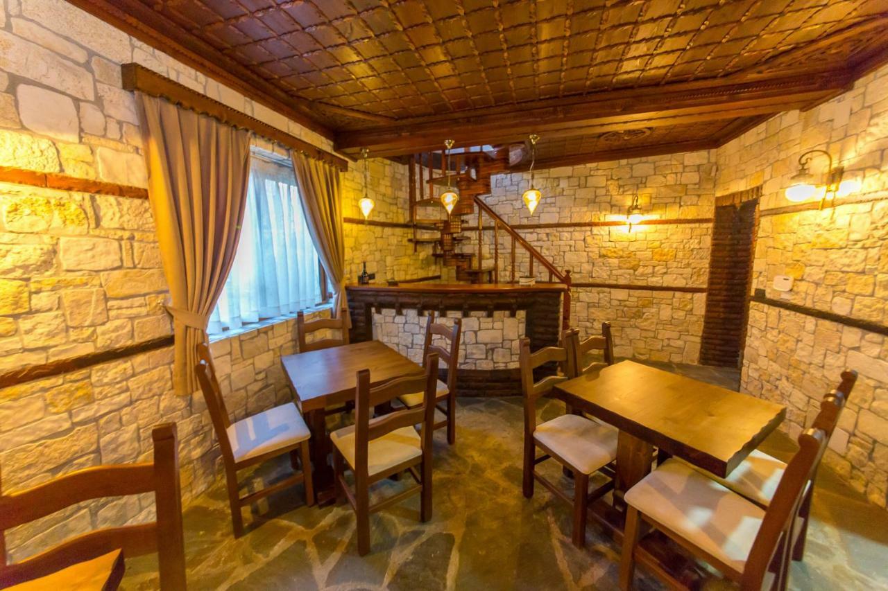 Heraklis Hotel Berat Exterior photo