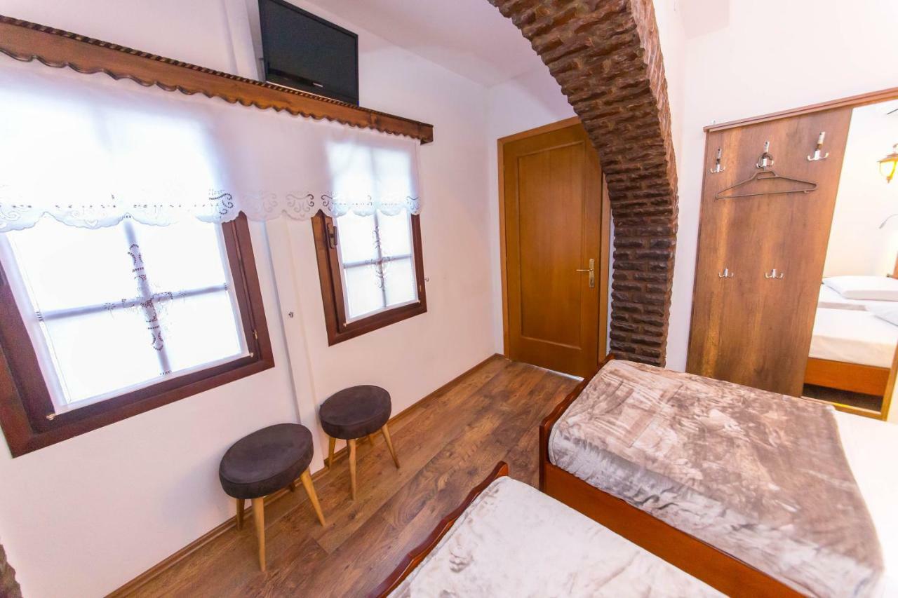 Heraklis Hotel Berat Exterior photo