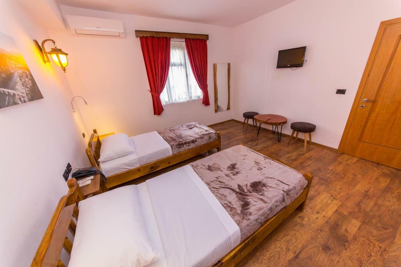 Heraklis Hotel Berat Exterior photo