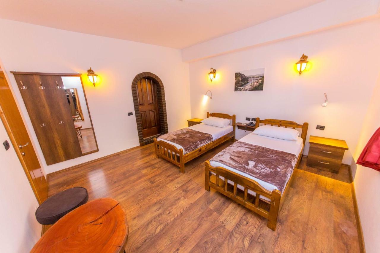 Heraklis Hotel Berat Exterior photo